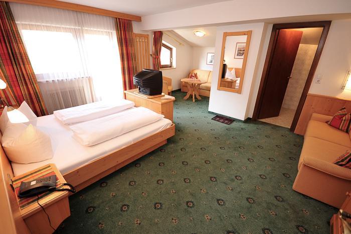Apart Hotel Garni Strasser Цел ам Цилер Стая снимка