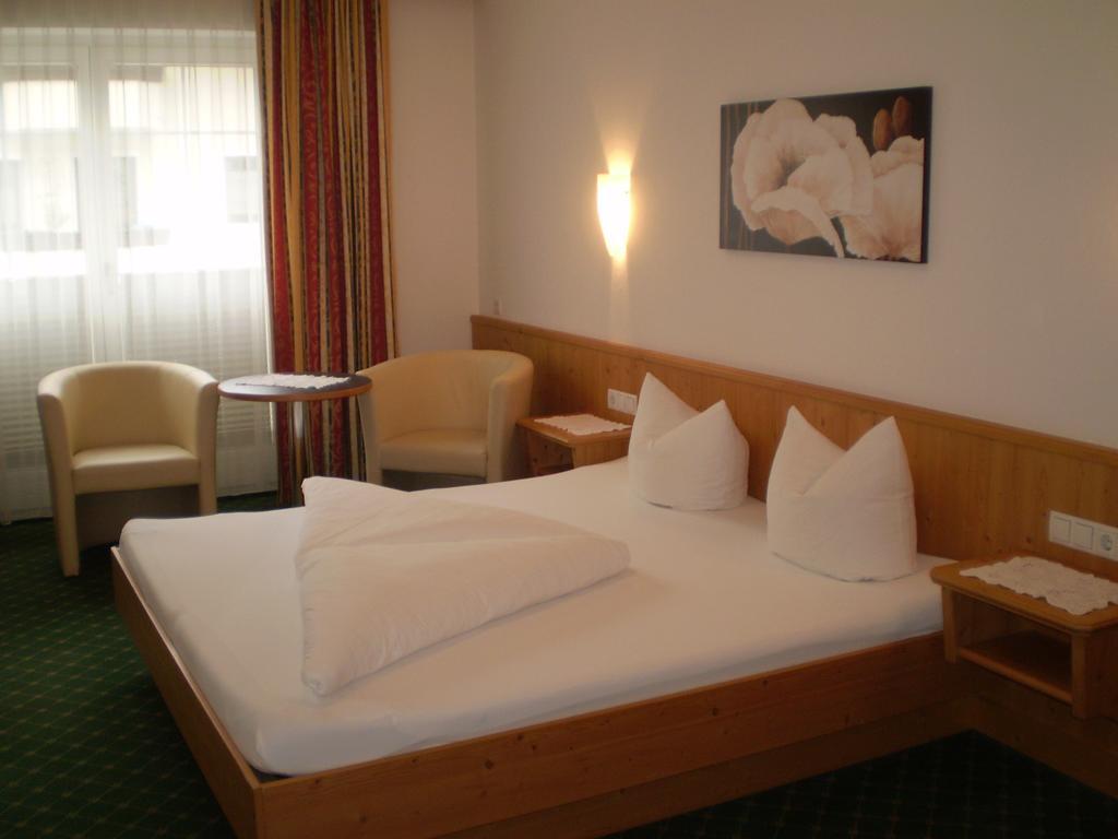 Apart Hotel Garni Strasser Цел ам Цилер Стая снимка