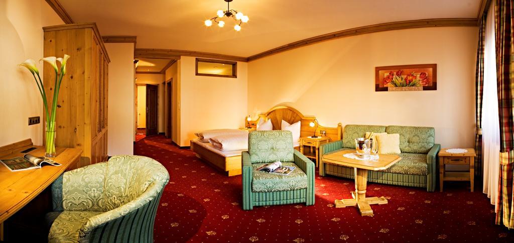 Apart Hotel Garni Strasser Цел ам Цилер Екстериор снимка