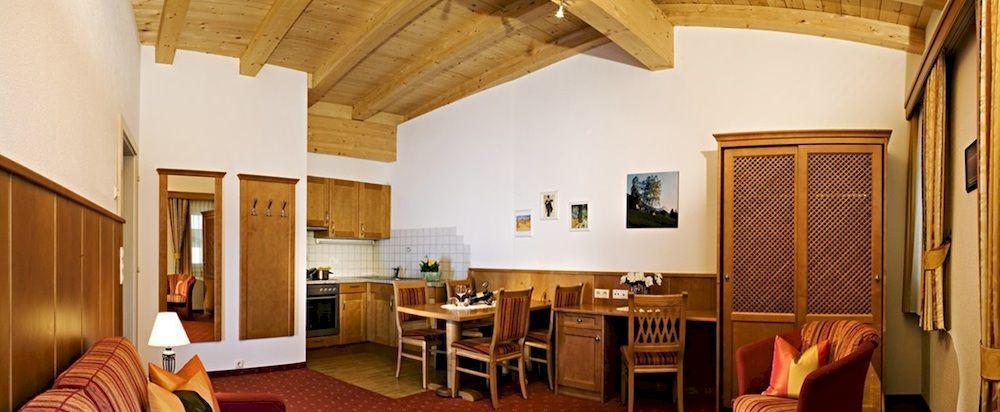 Apart Hotel Garni Strasser Цел ам Цилер Екстериор снимка