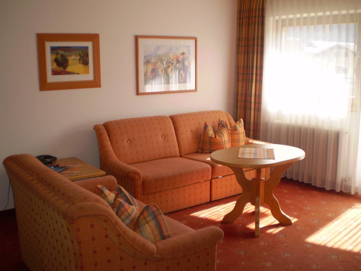 Apart Hotel Garni Strasser Цел ам Цилер Екстериор снимка