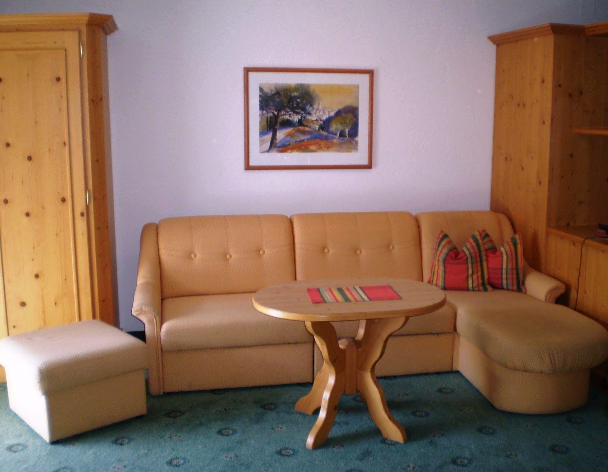 Apart Hotel Garni Strasser Цел ам Цилер Екстериор снимка